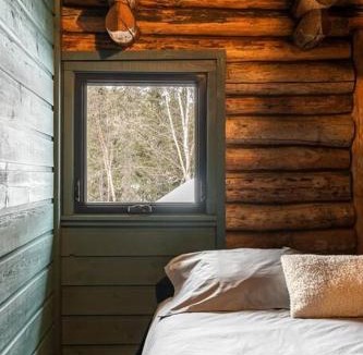 Saint-Simeon Ski Chalet | ÖBois Charlevoix - L'Écurie 3 Studio