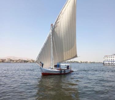 Nile River Luxor Boat Rental | جزيرة العوامية