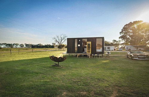 Deakin House | 1 Bedroom Private Vacation Home In Tongala