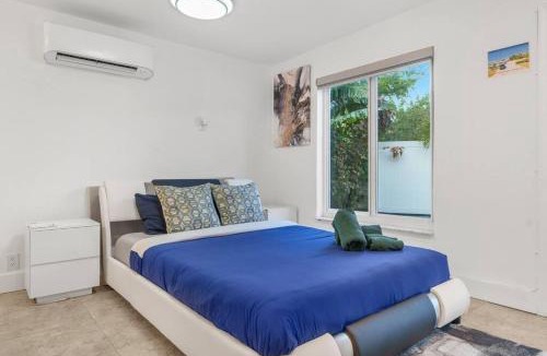 Coral Ridge Apartment | 1 Mi to Beach with Grill & Heated Pool
