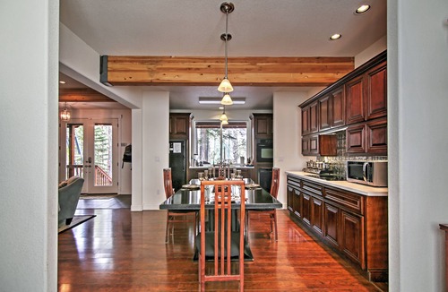South Lake Tahoe House | 1 Mi to Mtn, 1 More to Shore! Luxury Tahoe Home