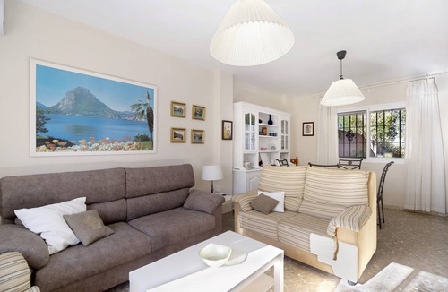 Valdelagrana Villa | 100 m² Villa ∙ 4 bedrooms ∙ 9 guests