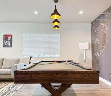Burbank House | 100 m² House ∙ 3 bedrooms ∙ 7 guests