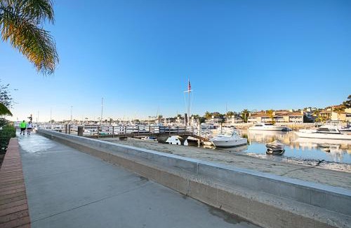 Balboa Island Apartment | 1011 N Bayfront A & B