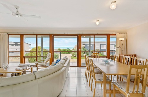 Middleton House | 108 Morrison – Luxury Beach House with Sea Views | Middleton Beach Holiday Rental
