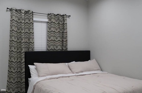 Garden Grove House | 111 m² House ∙ 3 bedrooms ∙ 8 guests