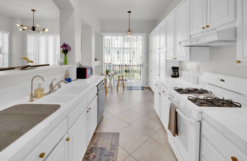 Tustin Condo | 116 m² Condo ∙ 2 bedrooms ∙ 4 guests