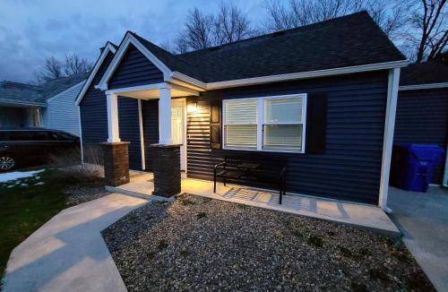 West Seneca House | 116 m² House ∙ 3 bedrooms ∙ 11 guests