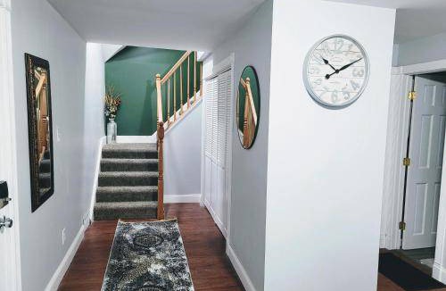 West Seneca House | 116 m² House ∙ 3 bedrooms ∙ 11 guests