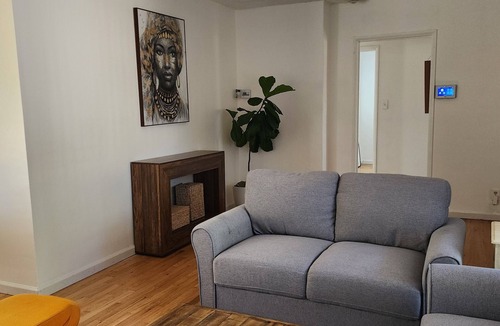 Rancho Dominguez House | 13 mil from lax and beaches. 11 miles from the forum and sofi. close to many.