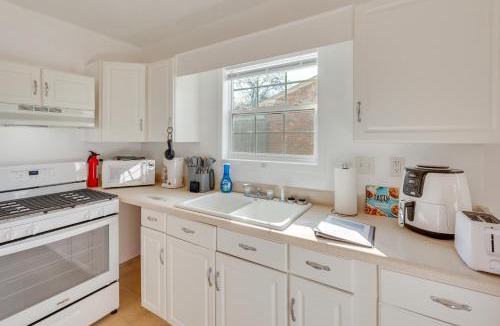 Prattville Apartment | 14 Mi to Montgomery Quaint Couples Apartment