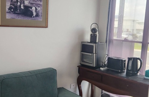 Bells Creek House | 15 minutes to Australia Zoo. Close to the beaches Central location.