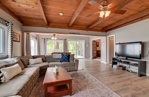 Seneca Falls Cottage | 153 m² Cabin ∙ 3 bedrooms ∙ 8 guests