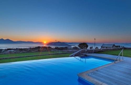 Kontos Villa | 1568 m² Villa ∙ 8 bedrooms ∙ 16 guests