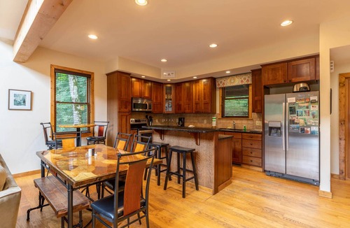 Seven Devils Cabin | 180 m² Cabin ∙ 3 bedrooms ∙ 10 guests