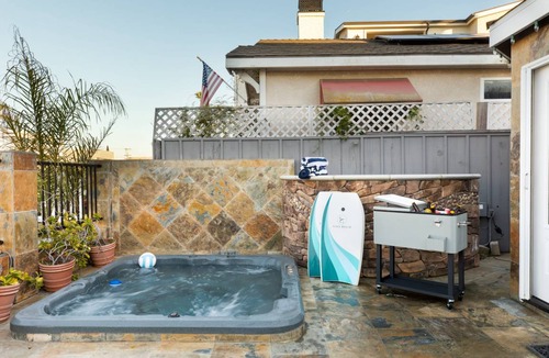 Balboa Peninsula House | 185 m² House ∙ 3 bedrooms ∙ 8 guests