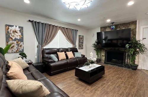 Cherry Valley Apartment | 187 m² Apartment ∙ 5 bedrooms ∙ 12 guests