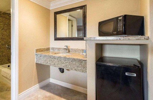 Huntington Park Hotel | 19 m² Motel ∙ 127 guests