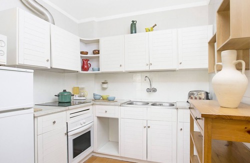 Calella de Palafrugell Apartment | 1CEN A2 -Basic apartment with communal garden and pool, only 800m from the beach of Llafranc