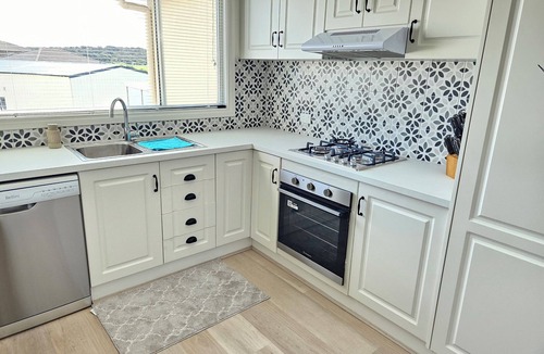 Port Macdonnell House | 2 6 Germein Court, Panayil Beach House