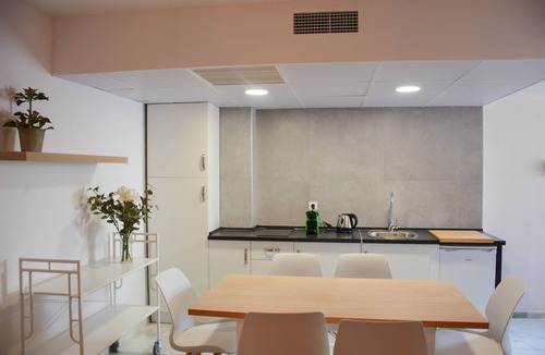 San Andres-San Pablo Apartment | 2-bed Apartment close to Historic Centre with Rooftop Terrace & Wi-Fi