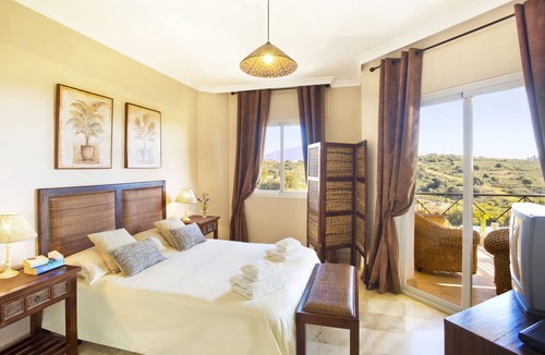 New Golden Mile Apartment | 2 bed apartment Estepona/Marbella . Mountain ocean views, beach, golf, shops.
