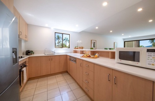 Airlie Beach Apartment | 2-Bedroom Airlie Beach Retreat | Pool, Spa & Stunning Port of Airlie Views