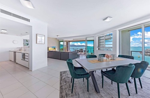 Airlie Beach Apartment | 2 Bedroom Superior Apartment