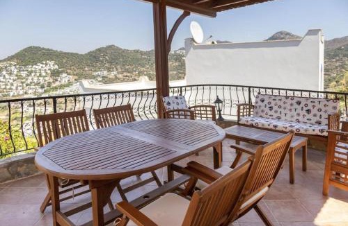 Geris Apartment | 2 BR House with Garden in the Heart of Yalikavak