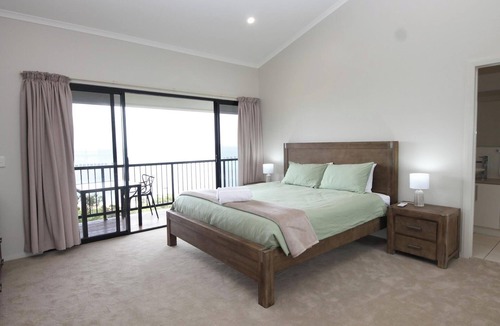 Brisbane Waterfront House | 2 Coral Crescent Brisbane