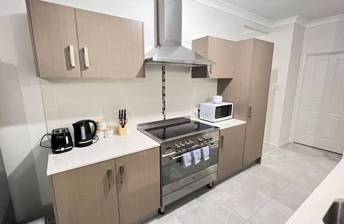 Hillcrest House | 2 House Together 7 BR Ideal for Large Families