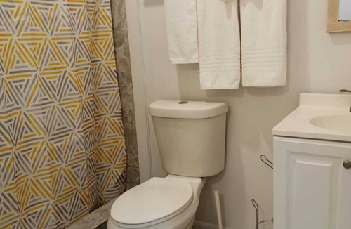 Lubbers Quarters Cay Apartment | 2 minutes from Downtown 5 minutes from the airport. 2 minutes from ferry