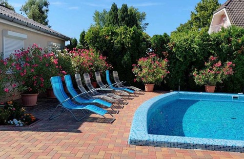 Balatonkiliti House | 200 m² House ∙ 5 bedrooms ∙ 16 guests