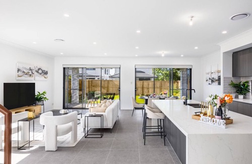 Sunnybank Hills House | 2024 Brand-new 5BR Comfort House in SunnybankHills