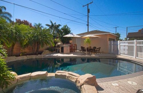Southeast Anaheim House | 209 m² House ∙ 6 bedrooms ∙ 15 guests