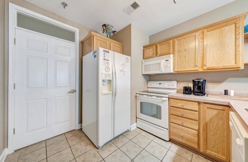 Smith Mountain Lake Apartment | #211 Pointe - 2 Bedroom Lakefront Condo at Mariners SML