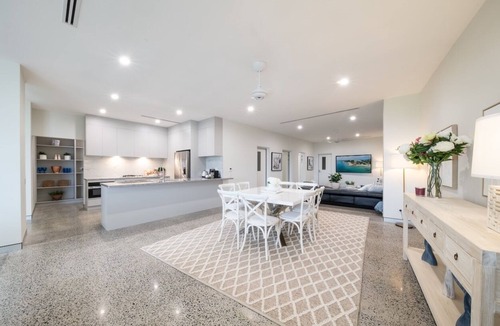 Airlie Beach Apartment | 23B Airlie View | Modern 2-Bedroom Apartment with Sea Views | Airlie Beach
