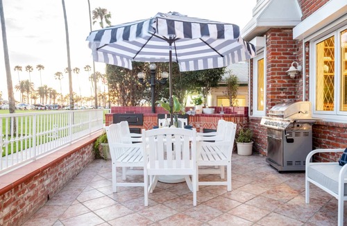 Balboa Peninsula House | 245 m² House ∙ 5 bedrooms ∙ 13 guests