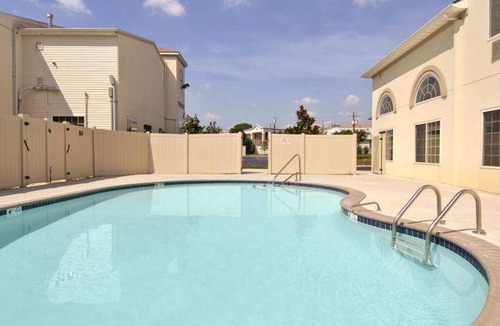 Cherry Hill Hotel | 26 m² Hotel ∙ 2 bedrooms ∙ 127 guests