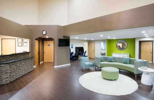 Cherry Hill Hotel | 26 m² Hotel ∙ 2 bedrooms ∙ 127 guests