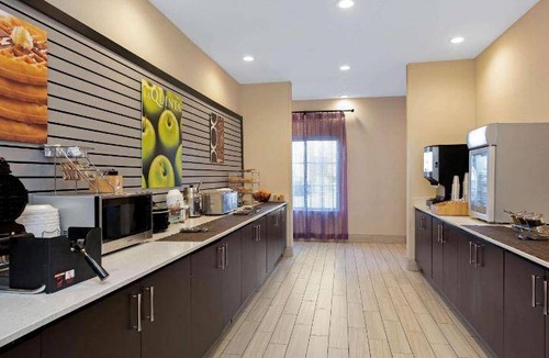 West Monroe Hotel | 28 m² Hotel ∙ 127 guests