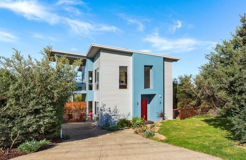 Middleton House | 29 Hero Ave - Ocean Views - Wi-Fi - Family