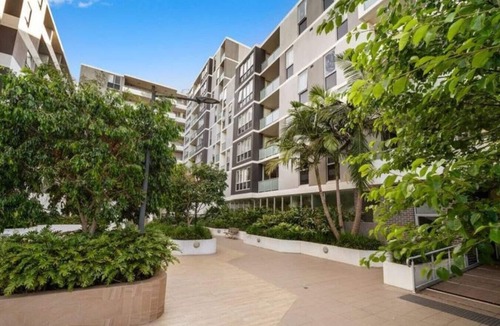 Canterbury Apartment | 2BR APT near Train Station/4ppl/Couple/Business
