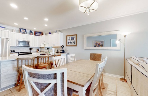 Orange Beach East Condo | 2nd-floor Gulf front condo w/private balcony, views, on-site outdoor pool, grill