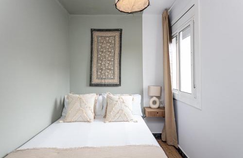 Cornella de Llobregat Apartment | 3 Bdr Apt In Cornella 5 Mins Form The Metro