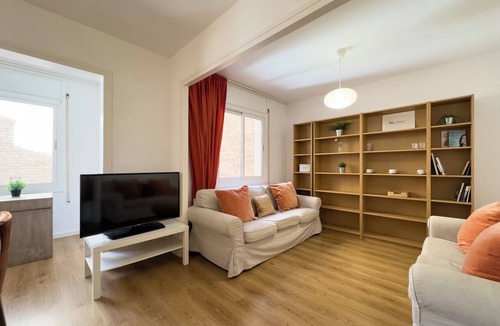 Sants Apartment | 3-bedroom apartment near Sants train station