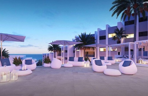 Alcorrin Apartment | 3 Bed Apartment with Sea View Onsite Gym & Spa