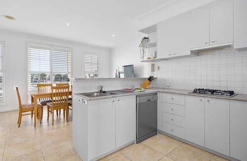 Patterson Lakes House | 3-Bed Waterfront Family Home in Scenic Location