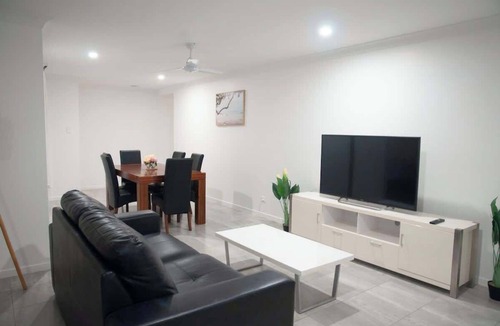 Loganlea House | 3-Bedroom unit at Loganlea