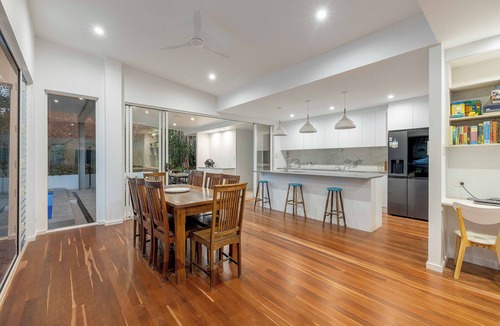 Moffat Beach House | 3 Minute Walk: cafes, pets, park, beach, pool, a/c, Moffat Beach House